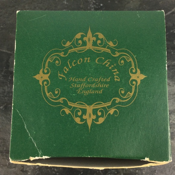 Prince William 21st Birthday Falcon China Box - Picture 4 of 12